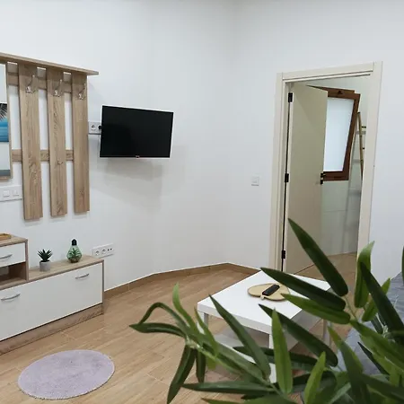 아파트 Independent House In Rural Setting *